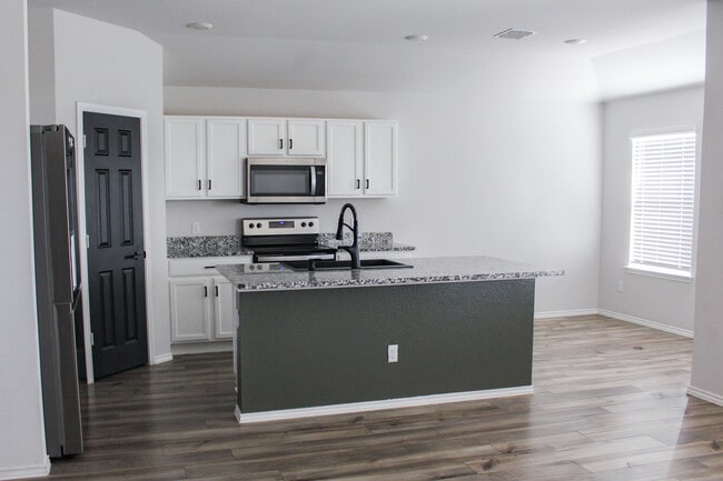 1013 Velvet Ct in Troy, TX - Foto de edificio - Building Photo