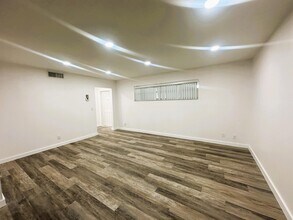 15 Colonial Club Dr in Boynton Beach, FL - Building Photo - Building Photo