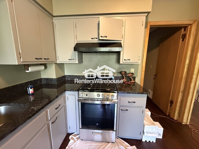 405 Monroe Pl in Hopkins, MN - Building Photo - Building Photo
