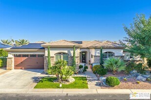 104 Azzuro Dr in Palm Desert, CA - Building Photo