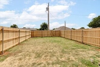 1324 SW New York Ave in Lawton, OK - Building Photo - Building Photo