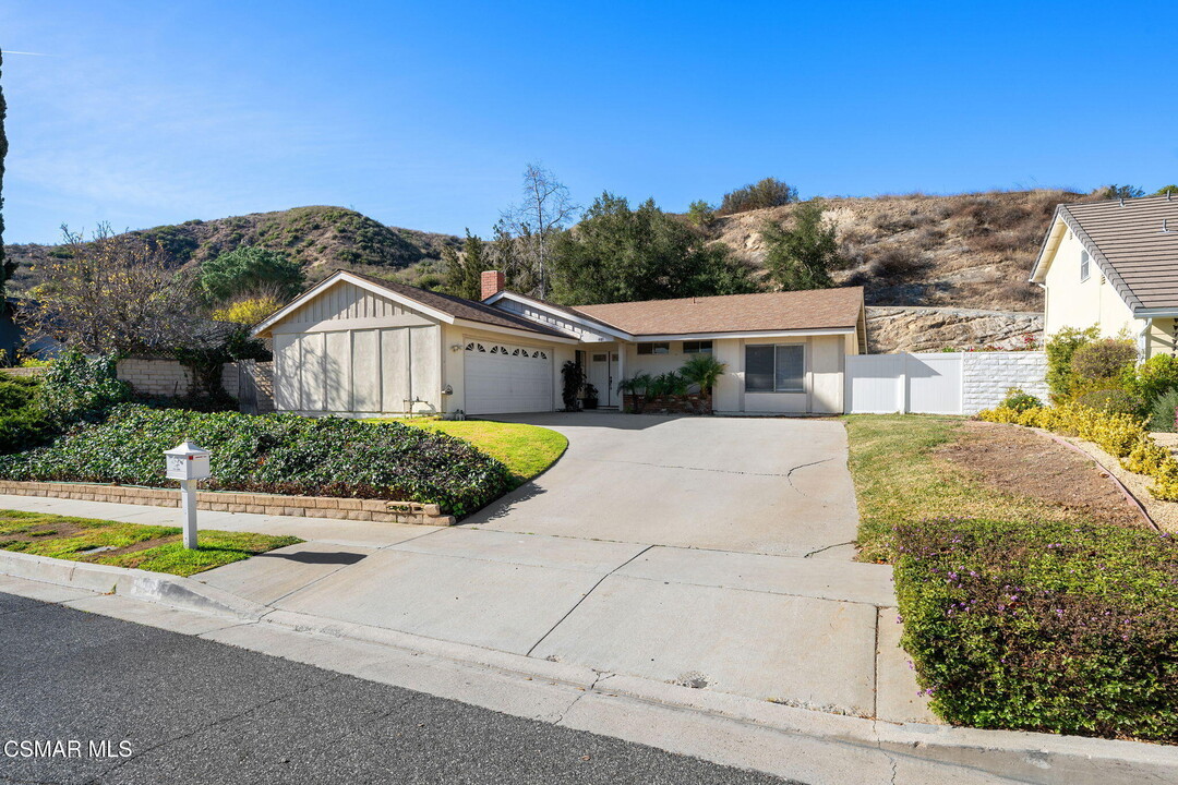 4011 Defender Dr in Agoura Hills, CA - Building Photo