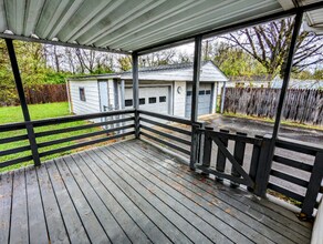 303 Granvil Dr in Louisville, KY - Building Photo - Building Photo