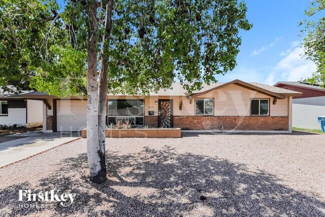 property at 2529 W Sweetwater Ave