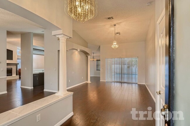 1093 Dunlap Ave in Spring Hill, FL - Building Photo - Building Photo