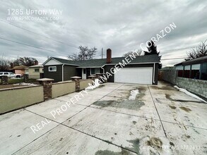 1285 Upton Way in Sparks, NV - Building Photo - Building Photo