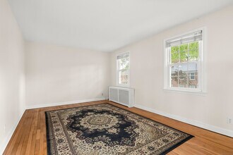 2475 Summer St in Stamford, CT - Building Photo - Building Photo