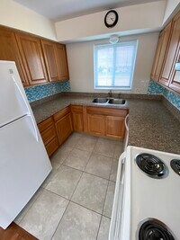 1333 W Lake Lansing Rd photo'