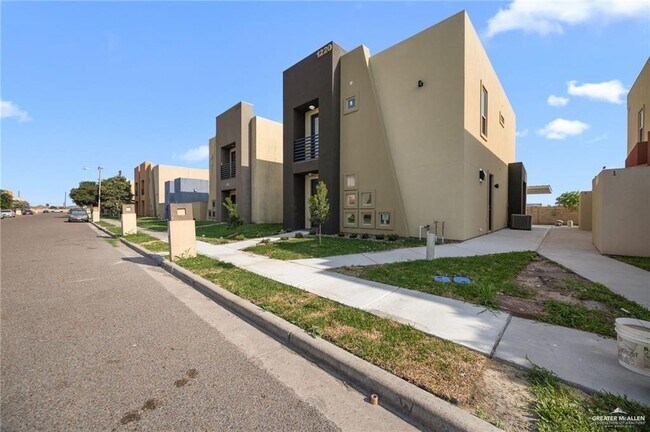 property at 1220 E Camellia Ave