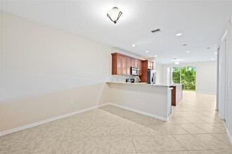 5213 SW 78th Ter, Unit 5213 in Davie, FL - Building Photo - Building Photo