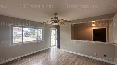 136 S Tracy St in Wichita, KS - Building Photo - Building Photo