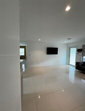2050 N 57th Terrace in Hollywood, FL - Building Photo - Building Photo