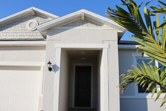 3574 74th Ave Cir E in Sarasota, FL - Building Photo - Building Photo