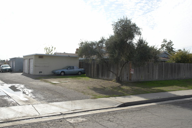 1866-1876 Carter Way in Atwater, CA - Building Photo - Building Photo