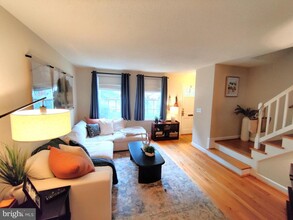 3068 S Buchanan St in Arlington, VA - Building Photo - Building Photo