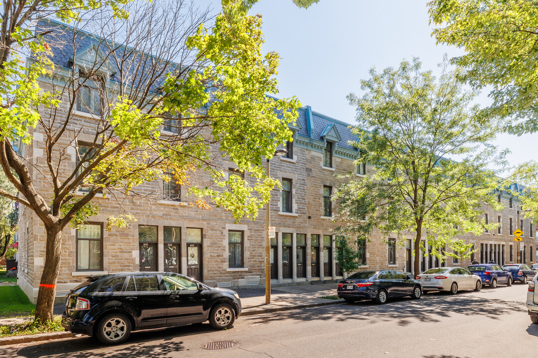 1972 Quesnel Rue in Montréal, QC - Building Photo