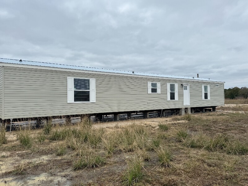 324 Patriot Ln in Collinston, LA - Building Photo