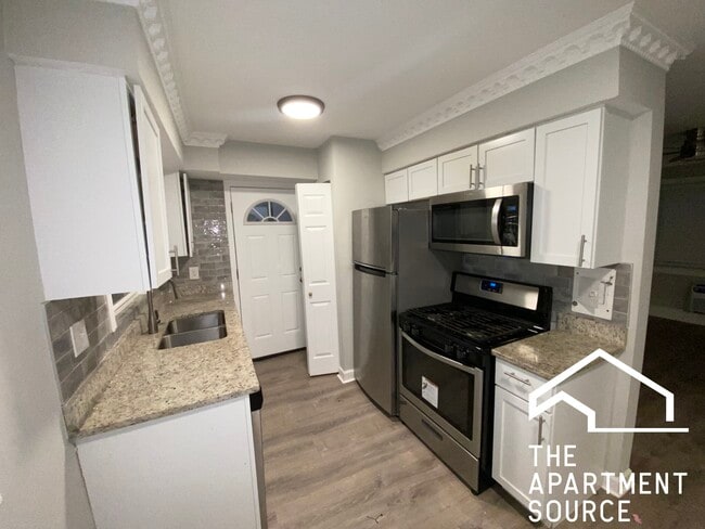 property at 1321 W Sherwin Ave