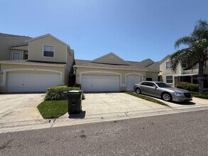 1050 Starkey Rd in Largo, FL - Building Photo - Building Photo