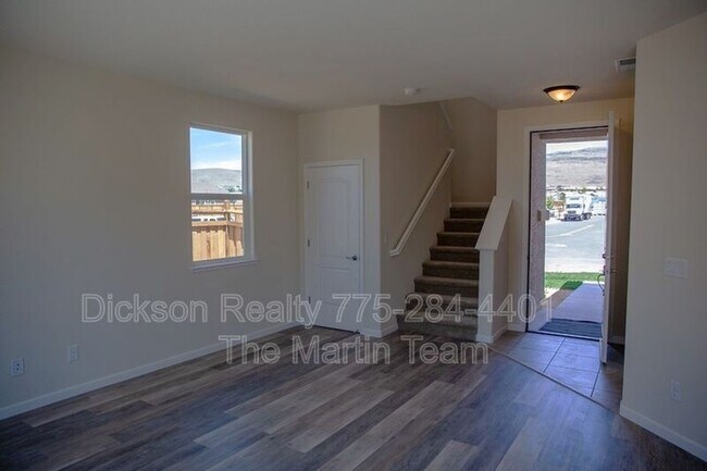 7038 Diversey Dr in Sparks, NV - Building Photo - Building Photo