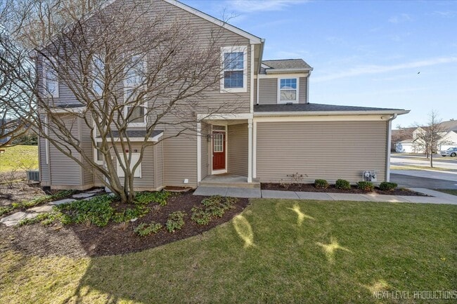 2819 White Thorn Cir in Naperville, IL - Building Photo - Building Photo