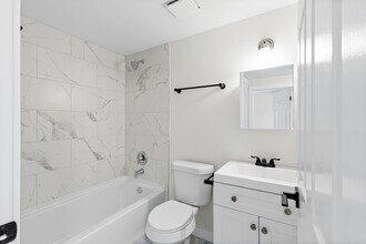 407 Sarah St in San Marcos, TX - Building Photo - Building Photo