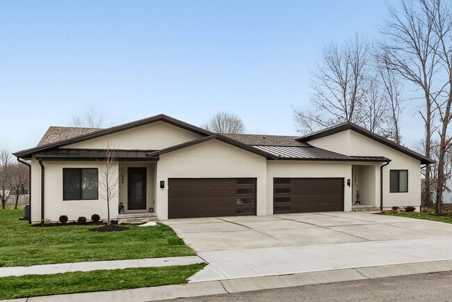 property at 102 E Maplewood Ln