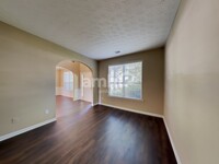 1530 Parkcrest Ln in Grayson, GA - Foto de edificio - Building Photo