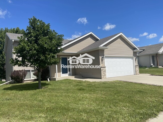 5911 Excalibur Ct NW in Rochester, MN - Building Photo - Building Photo