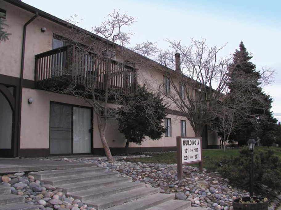 Tradewinds Apartments in Kennewick, WA - Building Photo