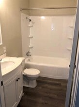 718 Hogan Dr in Rockdale, TX - Building Photo - Building Photo