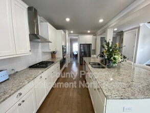 6562 Creekview Cir in Johns Creek, GA - Building Photo - Building Photo