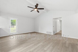 1547 Oakbrook St in Lancaster, TX - Building Photo - Building Photo