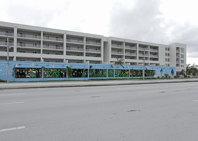 Gran Via Apartments in Miami, FL - Foto de edificio - Building Photo