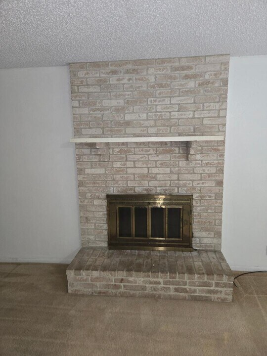 127 Regency Ave in Victoria, TX - Building Photo