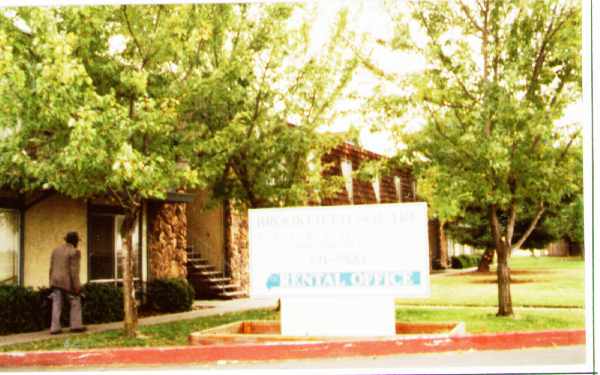 Crystal Springs Manor Apartments in Sacramento, CA - Foto de edificio