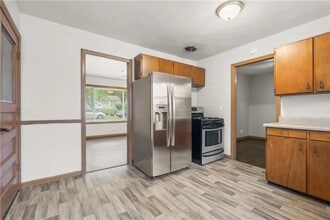 5910 Farley Ave in Raytown, MO - Building Photo - Building Photo