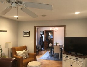 45 Thurston St, Unit 2 in Somerville, MA - Foto de edificio - Building Photo