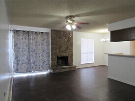 17331 Red Oak Dr in Houston, TX - Building Photo