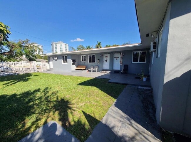 1864 NW 28th St in Miami, FL - Building Photo - Building Photo