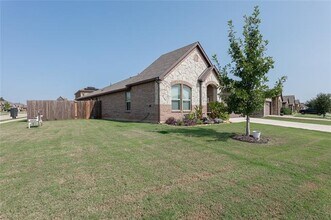 607 Rdg Vw Wy in Justin, TX - Building Photo - Building Photo