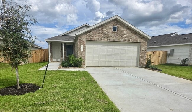 property at 17925 Valle Cupa Ln