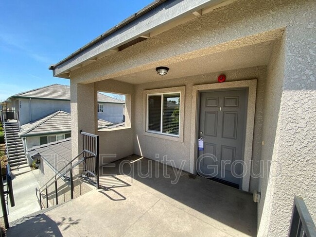 2234 W Lark Ave in Visalia, CA - Building Photo - Building Photo
