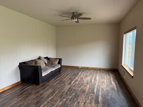 201 E Kristen Ave in Ellensburg, WA - Building Photo - Building Photo