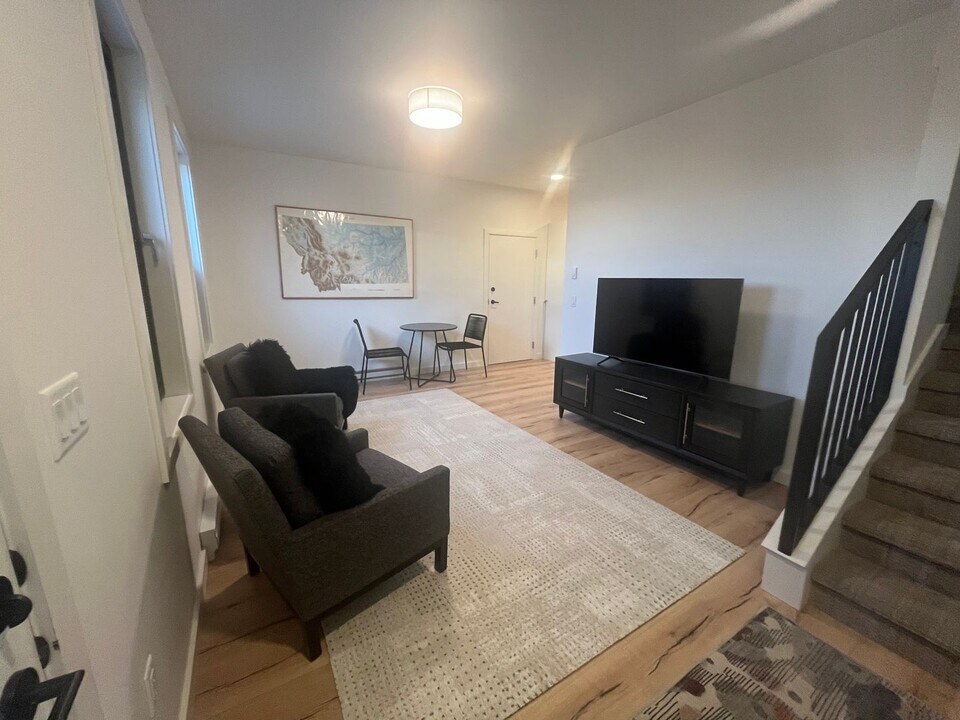 2989 S 30th Ave in Bozeman, MT - Building Photo