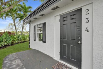 234 NE 14th Ave in Pompano Beach, FL - Foto de edificio - Building Photo