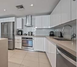 1600 NE 1st Ave, Unit 3217 in Miami, FL - Building Photo - Building Photo