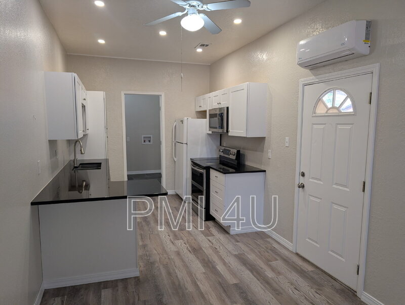 917 8th St SW in Albuquerque, NM - Building Photo