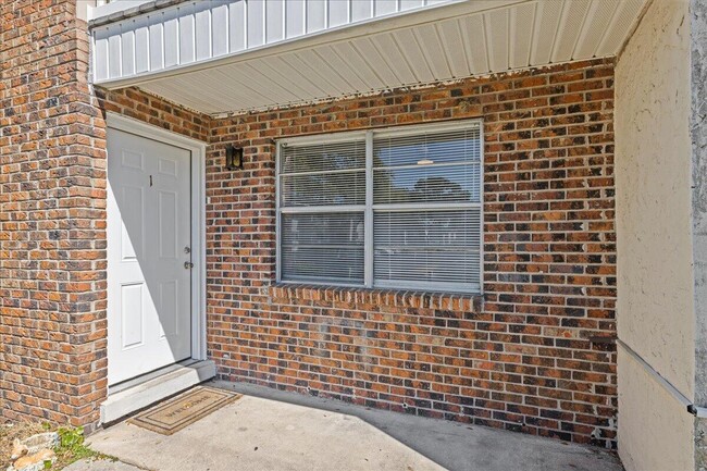 603 Colonial Dr in Fort Walton Beach, FL - Building Photo - Building Photo