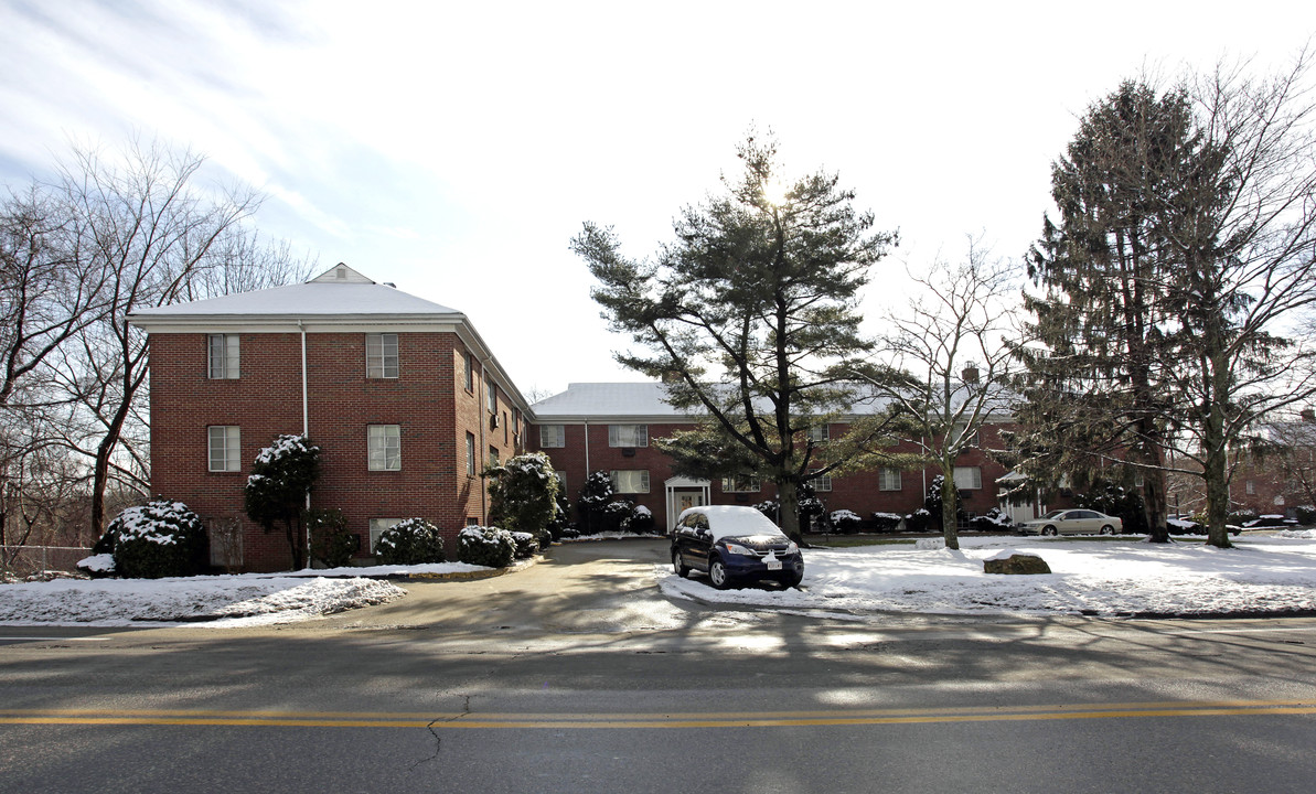 Glenview Apartments in Woburn, MA - Building Photo